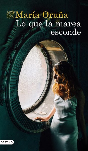 Lo que la marea esconde, libro de María Oruña, Portada